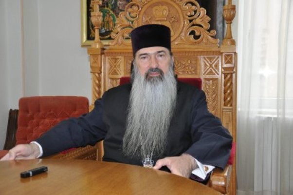IPS Teodosie va boteza de Sfântul Nicolae un elev de clasa a IV-a